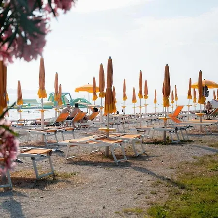 In Valbandon Near & Pool アパート