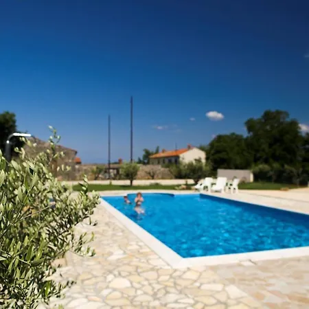 アパート In Valbandon Near & Pool Fažana