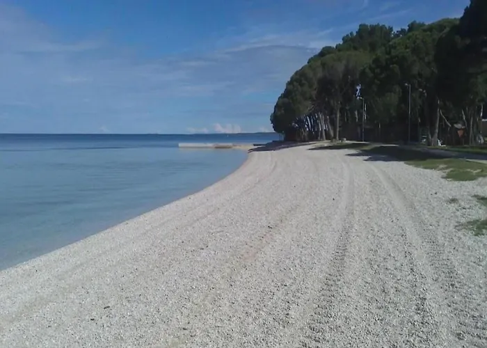 In Valbandon Near & Pool