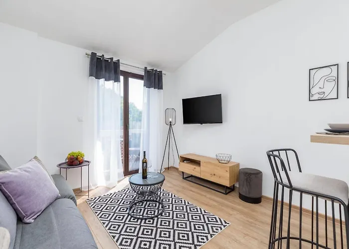 In Valbandon Near & Pool *